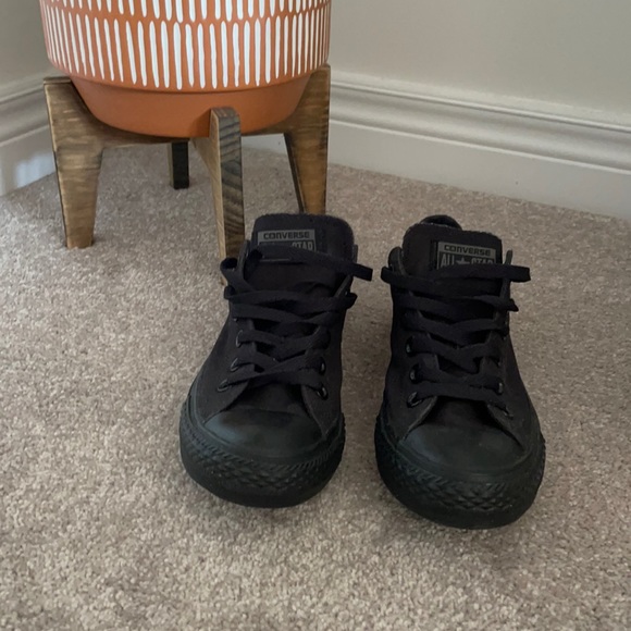 Converse | All Black Low Tops - Picture 2 of 6